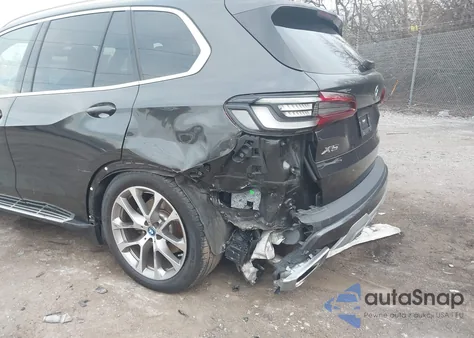 2023 BMW X5 Phev xDrive45E z USA, uszkodzony, nr VIN 5UXTA6C07P9P62870